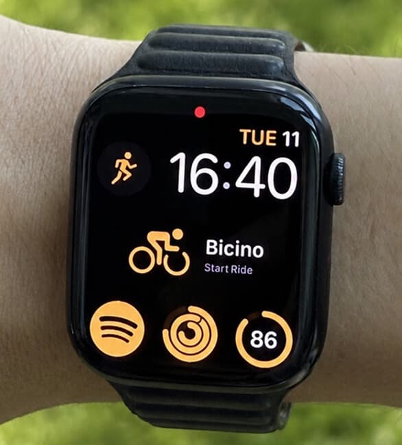 Apple Watch worn on a wrist with the Bicino Start Ride complication visible.